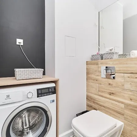 Siemianowicka With Balcony & Parking Wroclaw By Renters Apartment Radwanice