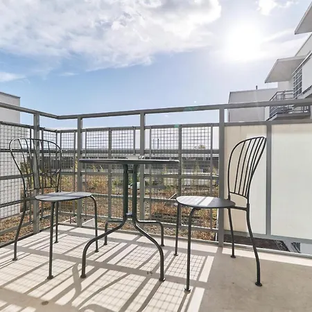 Siemianowicka With Balcony & Parking Wroclaw By Renters Apartment