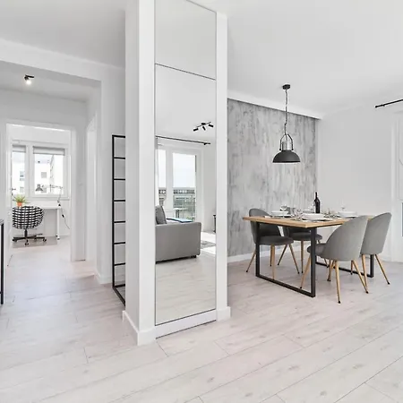 Siemianowicka With Balcony & Parking Wroclaw By Renters * Radwanice