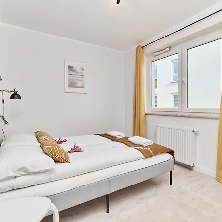 Apartment Siemianowicka With Balcony & Parking Wroclaw By Renters Radwanice