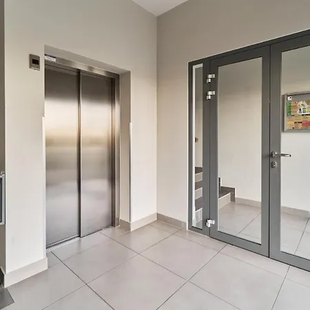 Apartment Siemianowicka With Balcony & Parking Wroclaw By Renters Radwanice